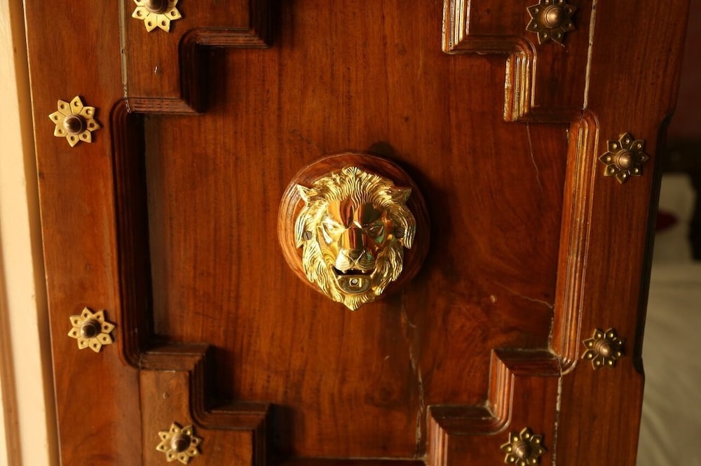 Van Chhavi Resort