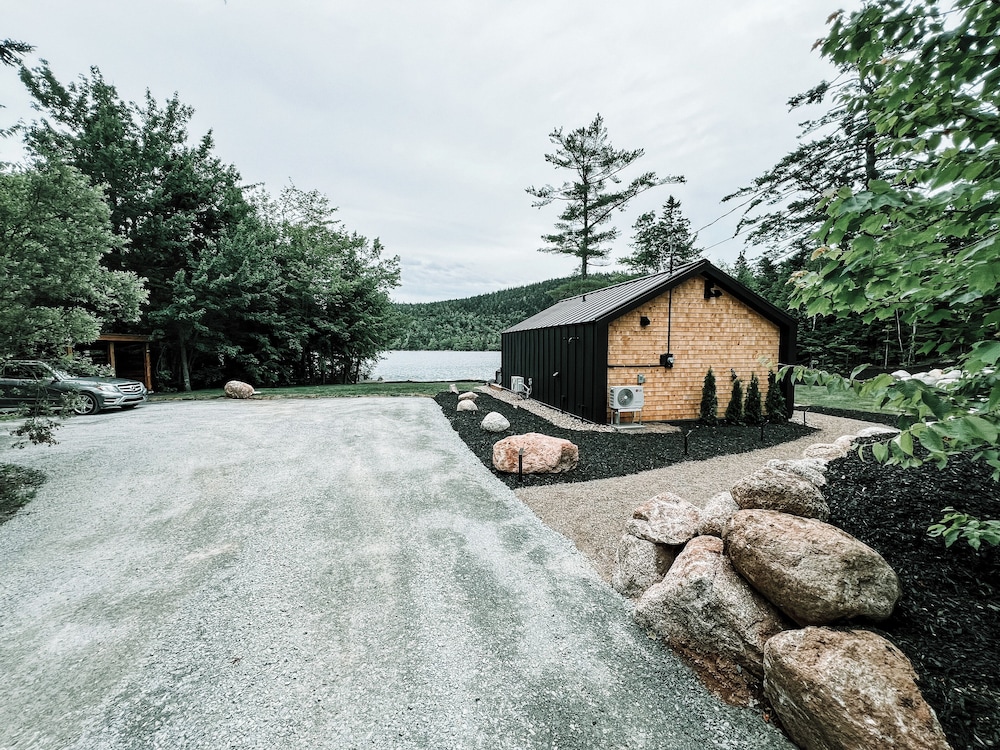 Nalu Retreat Lakeside
