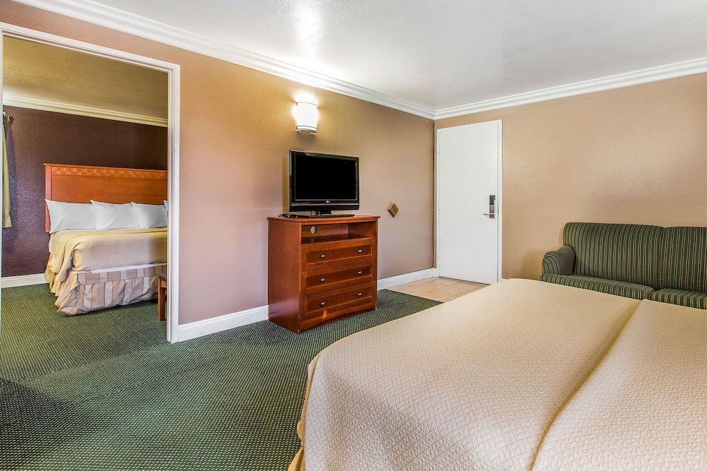 Rodeway Inn Ventura Midtown