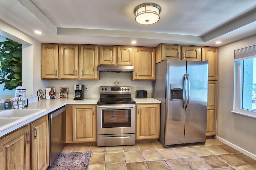 Ocean Sands 1-808