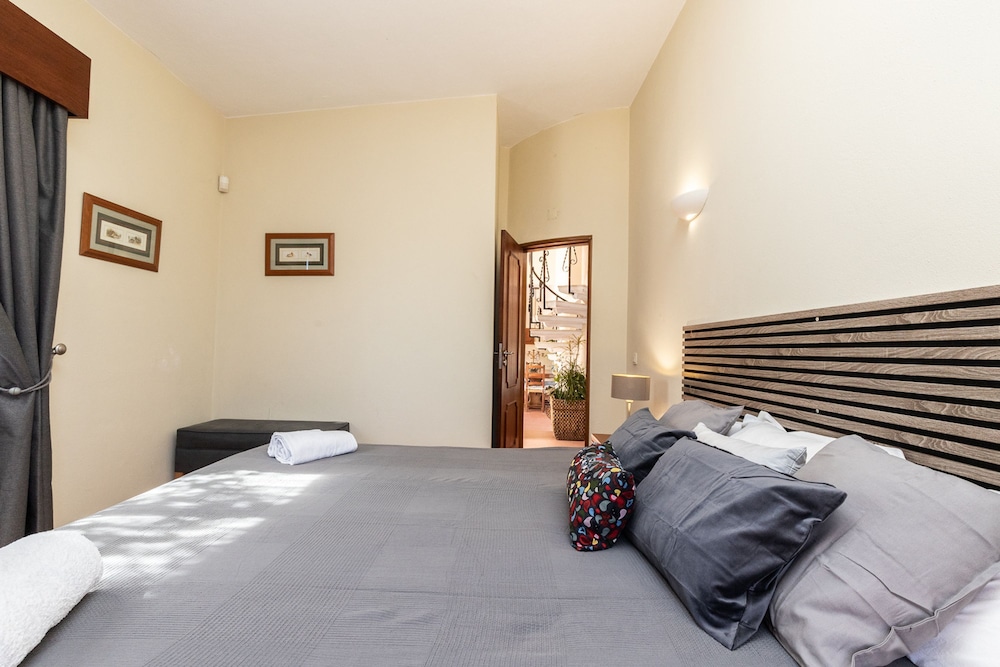 Looking to Landscape Sea View Private Pool Villa