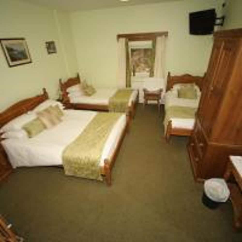 Ladybower Inn