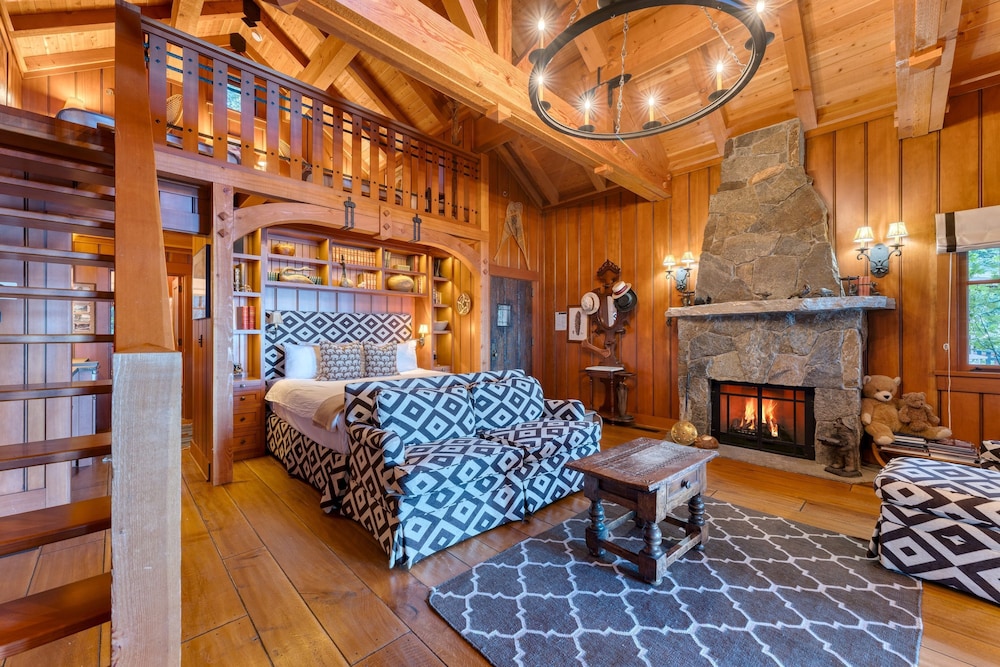 Homewood Lakefront by Avantstay Private Beach Lake Access Views