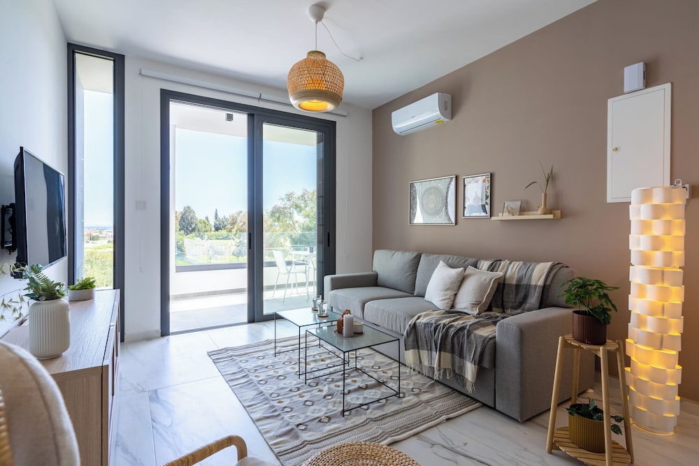 Ivory 1-BR Apt. & Balcony in Aradipou
