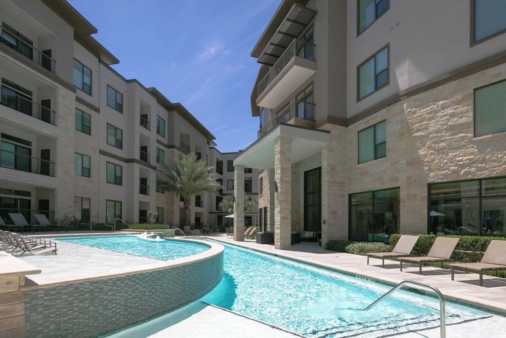 Spacious 2BR Condo at 7 Seventy