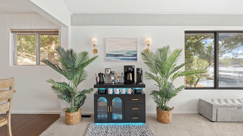 Lake Home Oasis - Sleeps 18