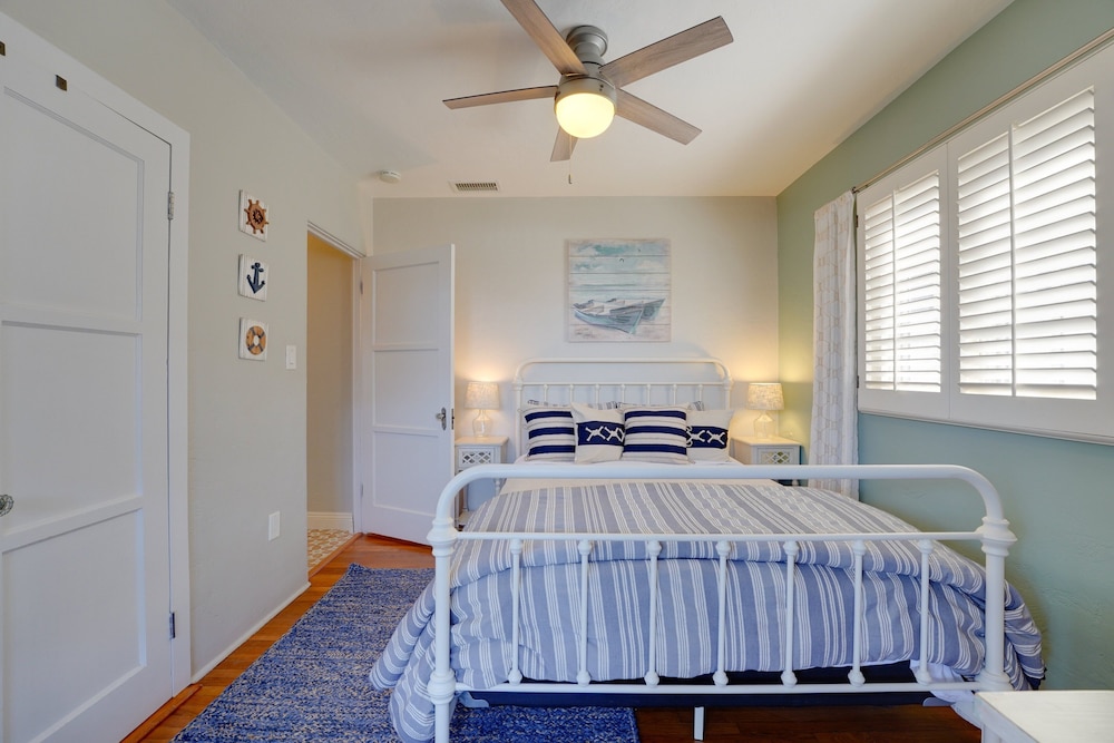 Coral Cottage