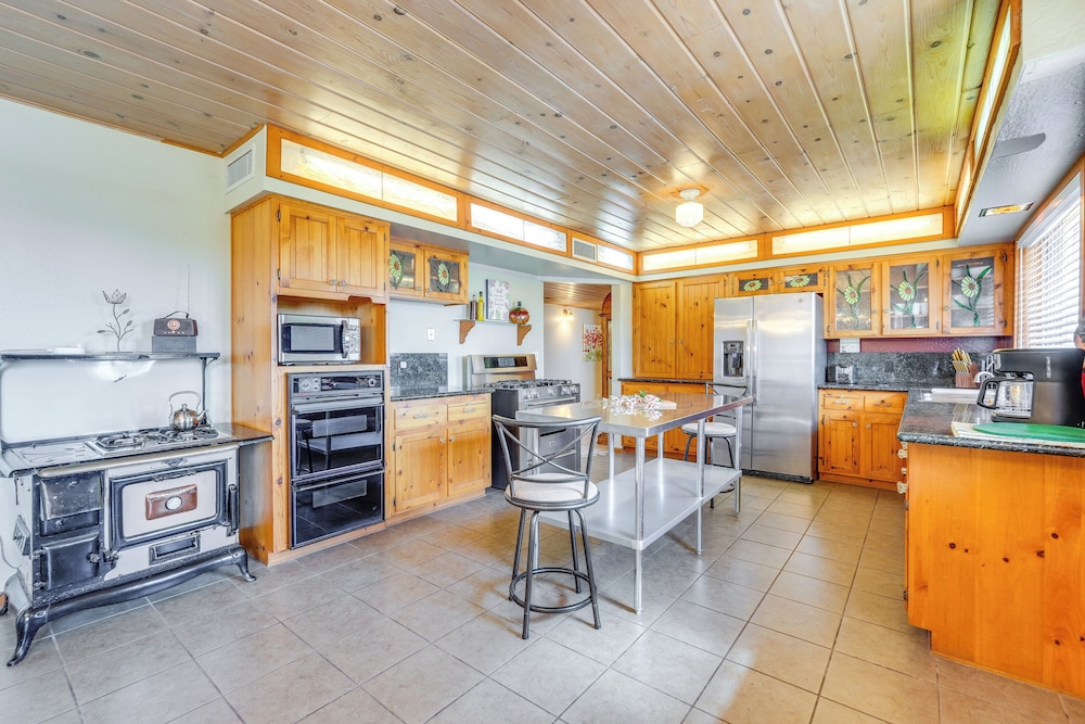 Close to Hiking & Biking: Mtn-view Phoenix Home