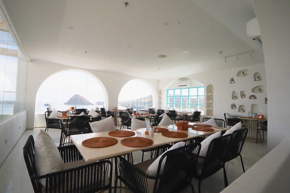 Loccal Collection Hotel 64
