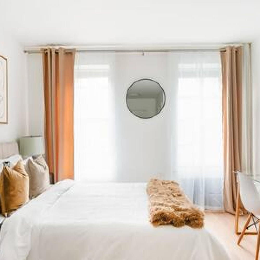 444-5a Newly Renovated 1BR in Hell s Kitchen