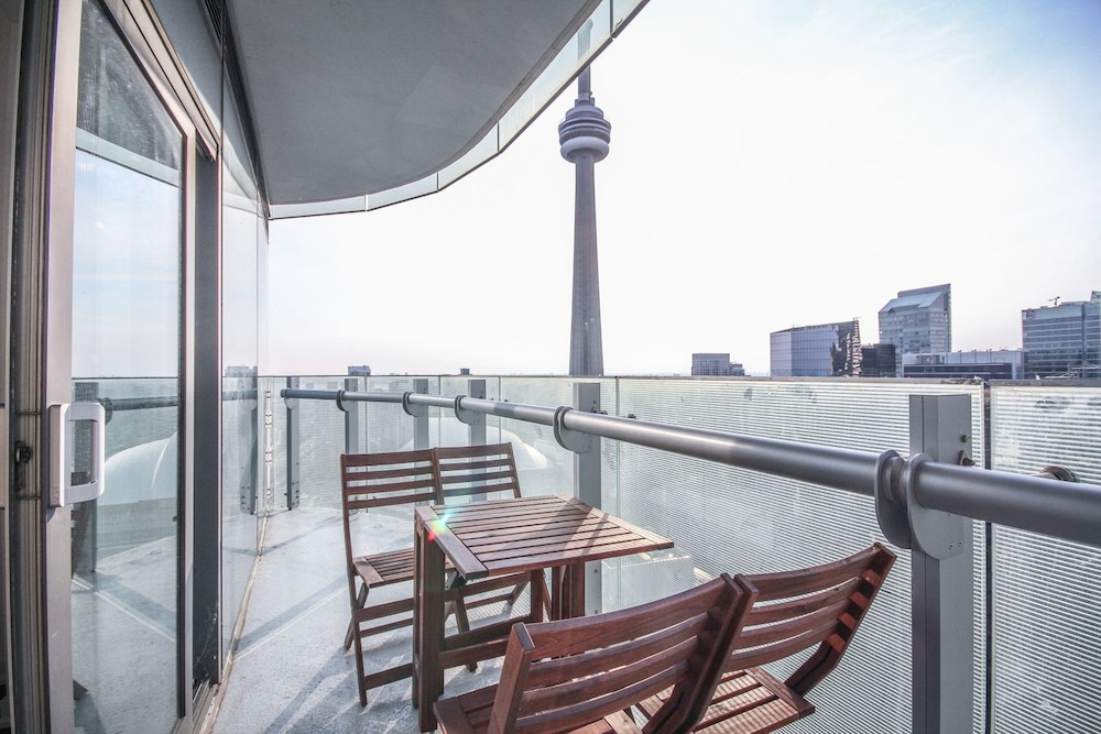 Sarkar Suites - Entertainment District