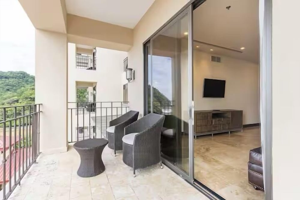 3 Bedroom Condo in Croc's Casino Resort