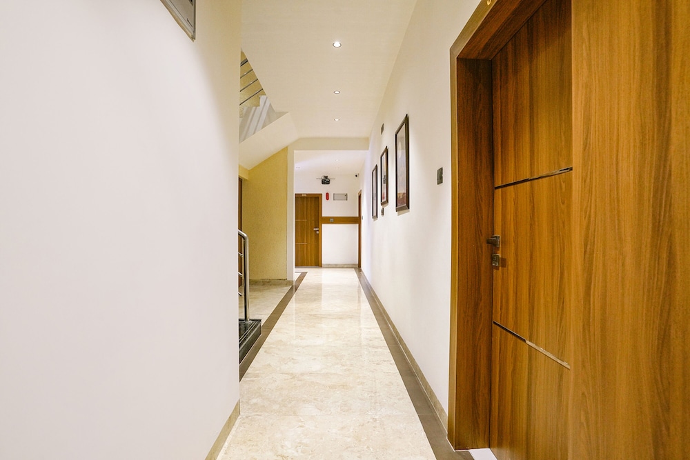 Fabhotel Status Residency