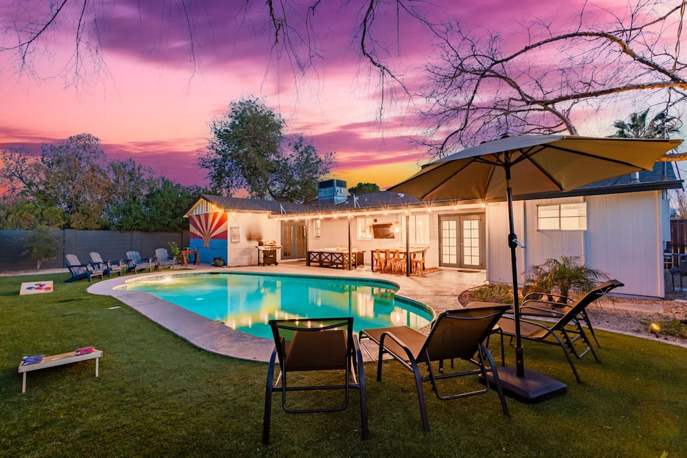 Desert Diamond Oasis Private Pool Bar Games