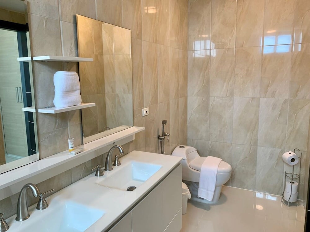 East Tower - Spacious 3 Bed Apt in Costa del Este