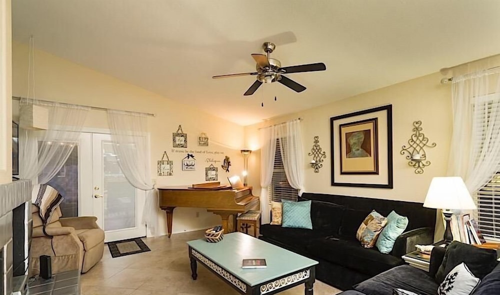 Gilbert Islands By Signature Vacation Rentals - Property Image 10