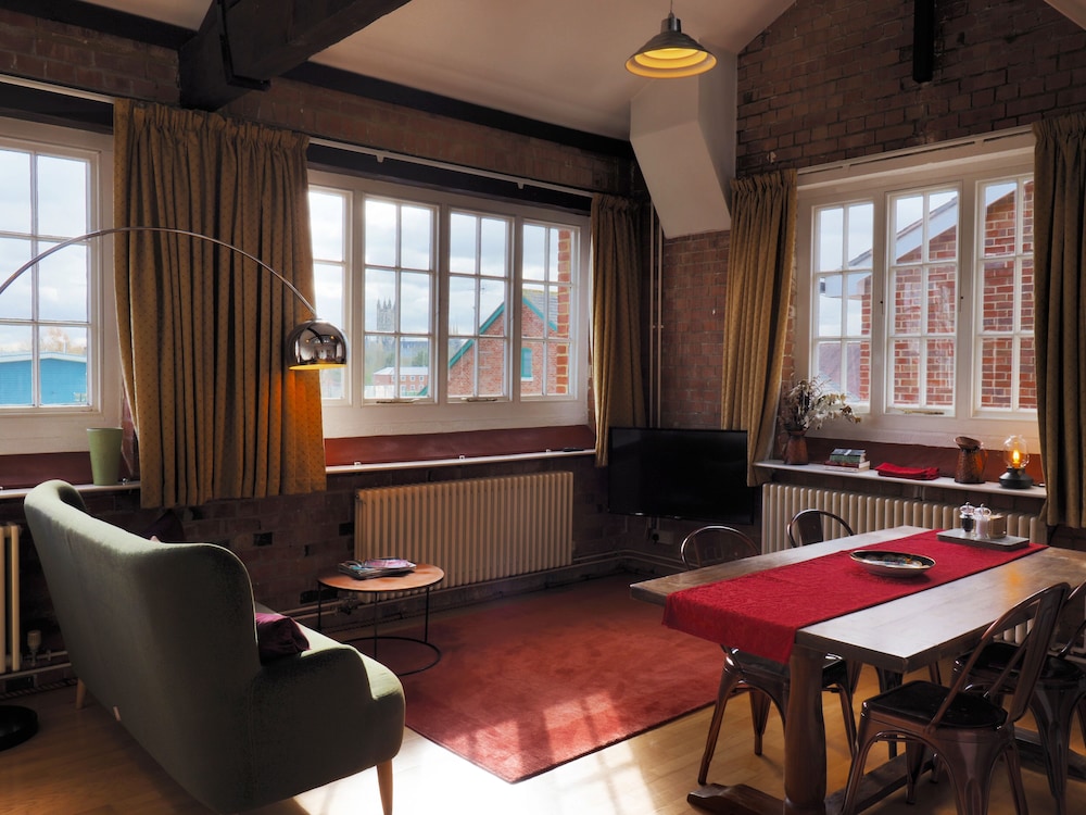 Canterbury Vacations - Holters Mill - Loft - Property Image 1