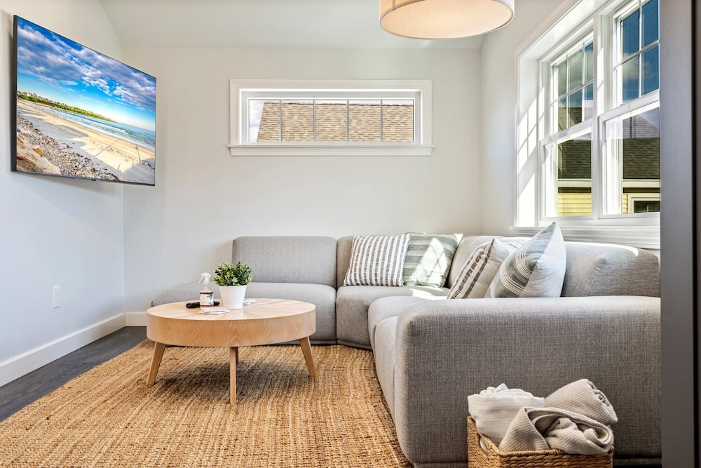 Game Room, Home Gym, 1 Mile to Beach