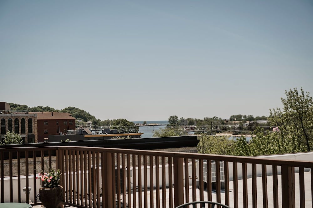 Waterfront 2BDR Condo in Grand Haven 110 view 5