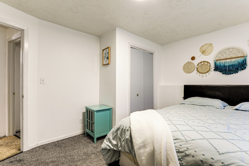 3 Mi to UNL & Memorial Stadium: Home w/ Large Yard