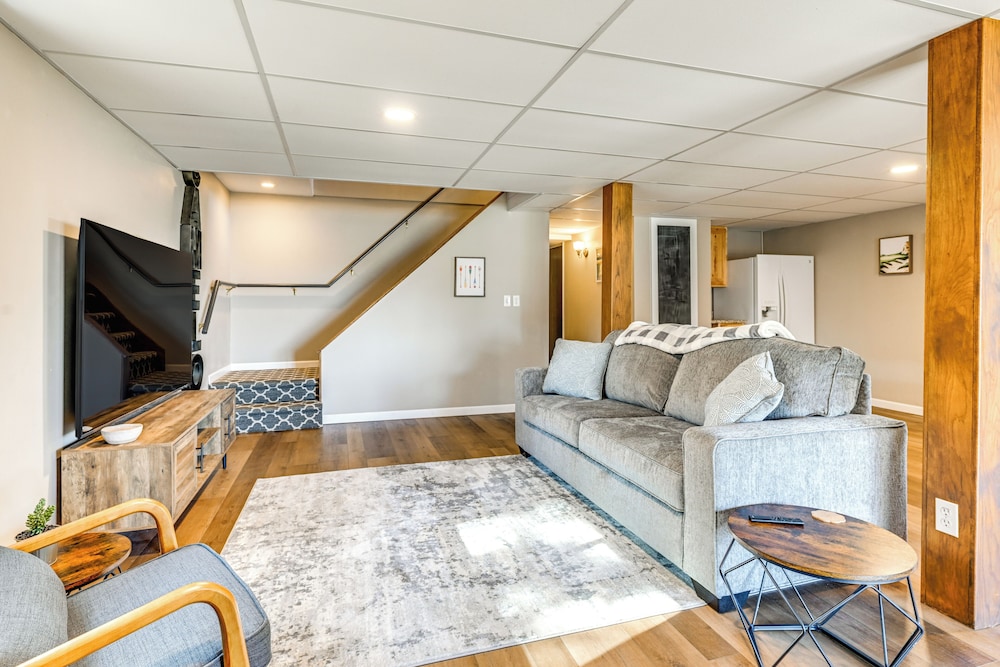 Boat Dock, Hot Tub & Deck: Lakefront Nekoosa Home!