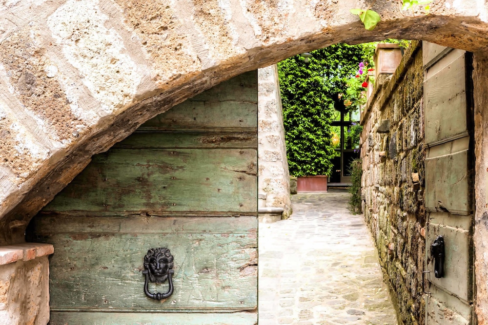 Corte della Maestà Antiche Residenze