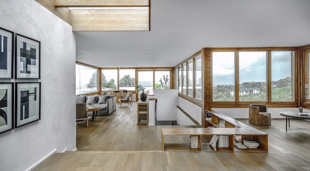 Sunyata Pure House