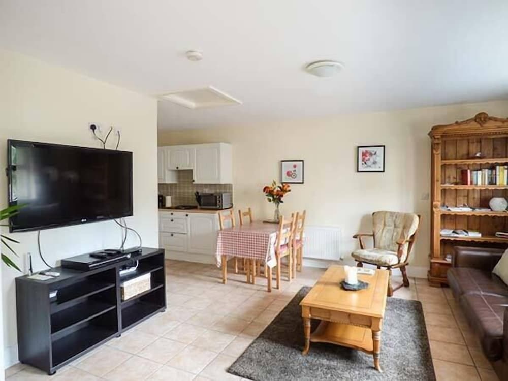 5 Kilnamanagh Manor view 3