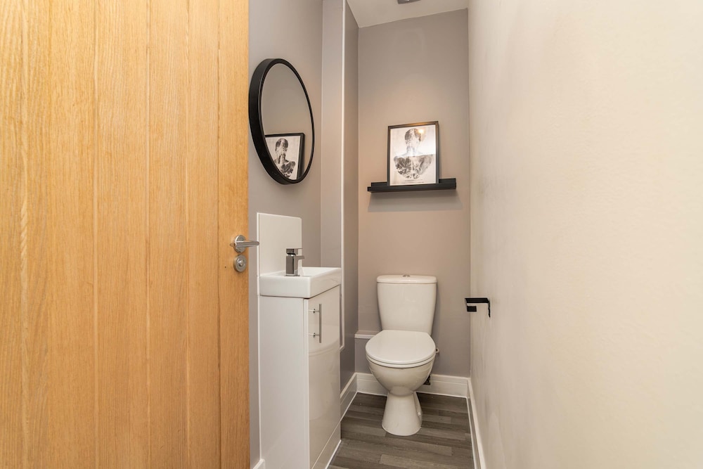 3 Bedroom House-free Parking