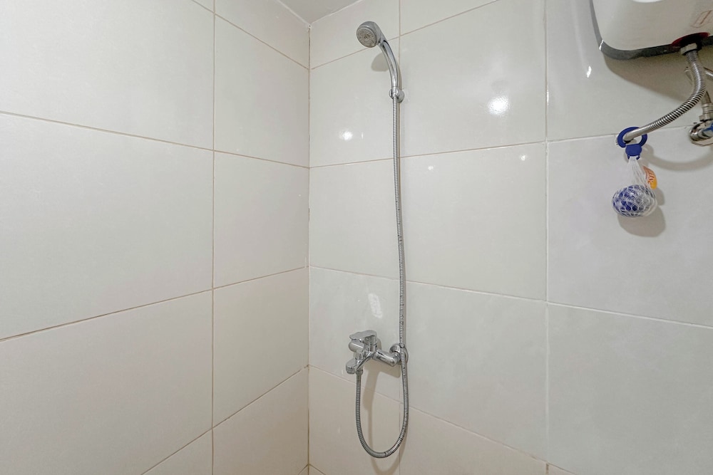 Pleasant and Restful Studio at Orchard Supermall Mansion Apartment
