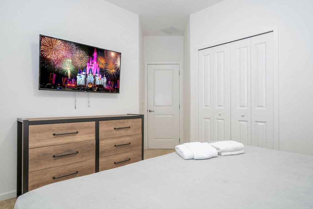 Spacious 12br Family Villa Near Disney Bella Vida