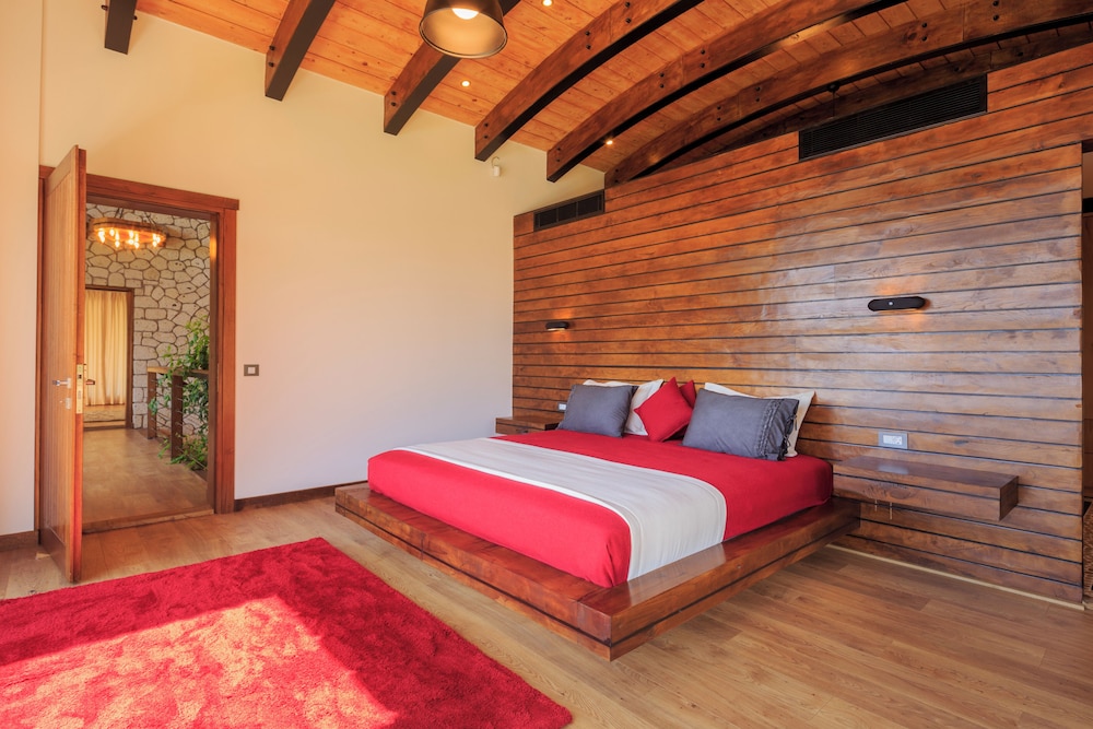 Private Island-Style Ultra Luxury Villa Estate
