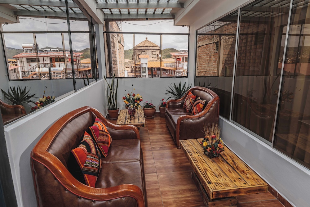 San Pedro Apartments