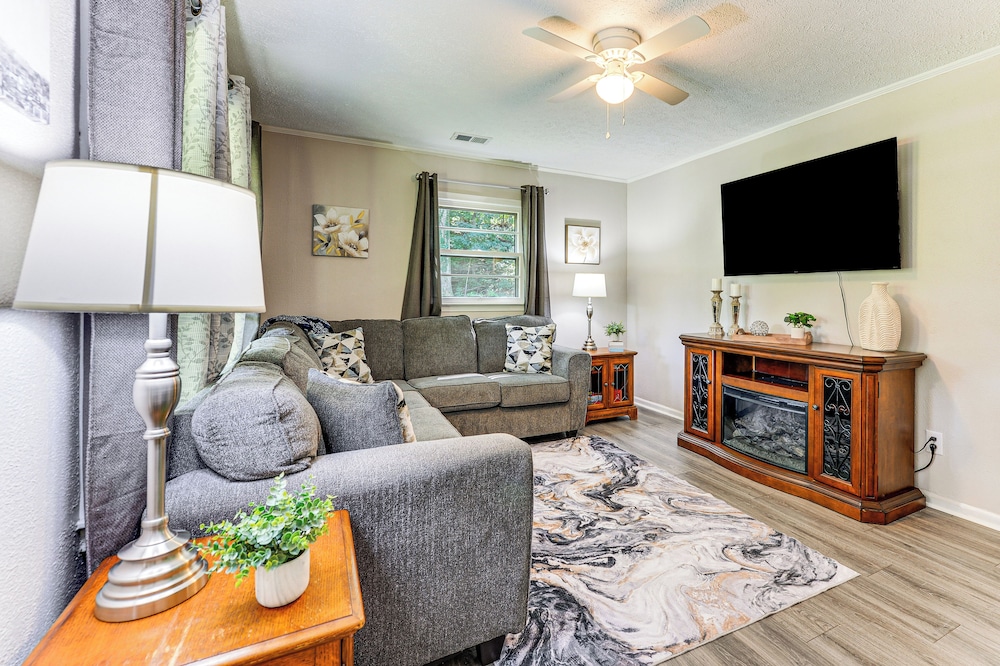 Peaceful Chatham Home in Virginia Countryside!