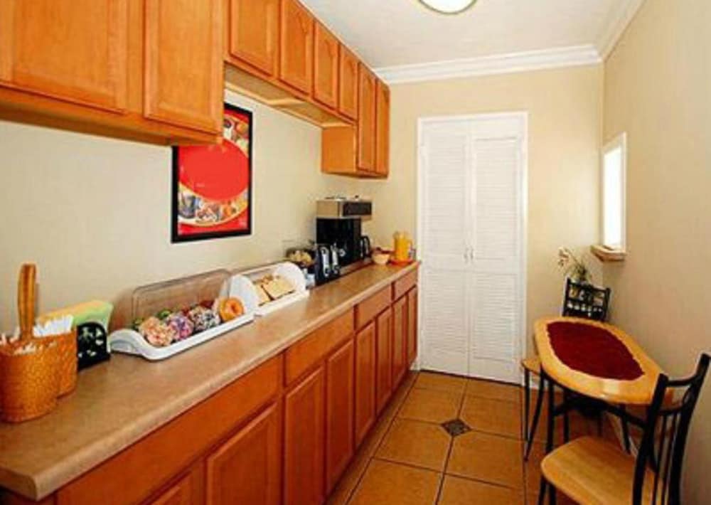 Escondido Lodge - Property Image 46