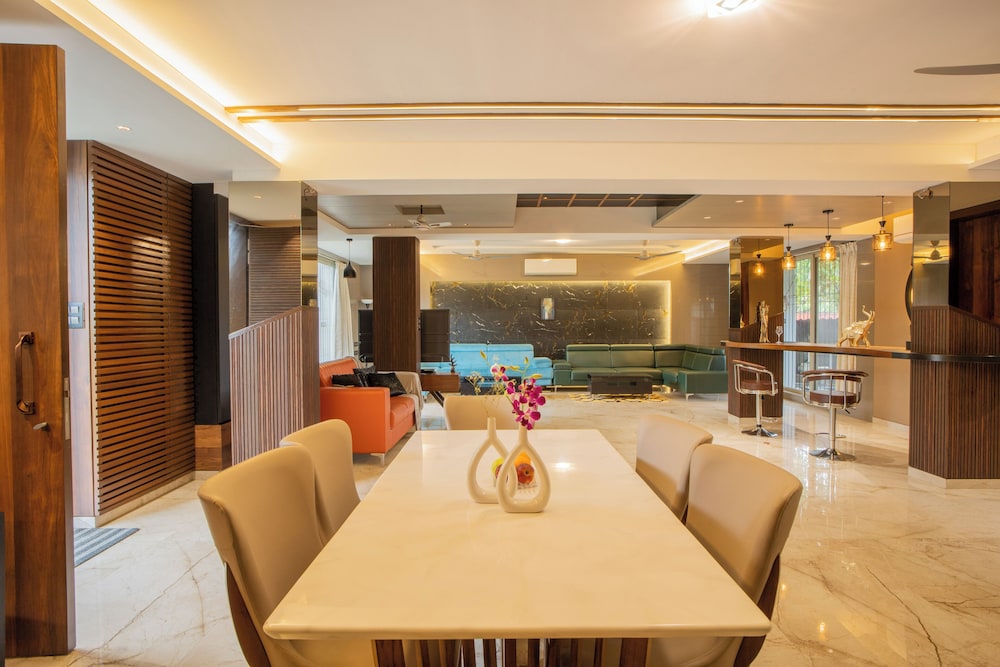 Alaya Stays - Imperial Calista 4BHK near Khandala Hills
