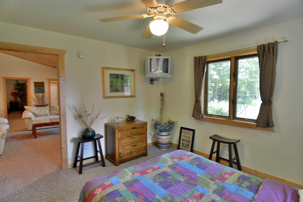 Namakagon Landing 4 Bedroom Home by RedAwning