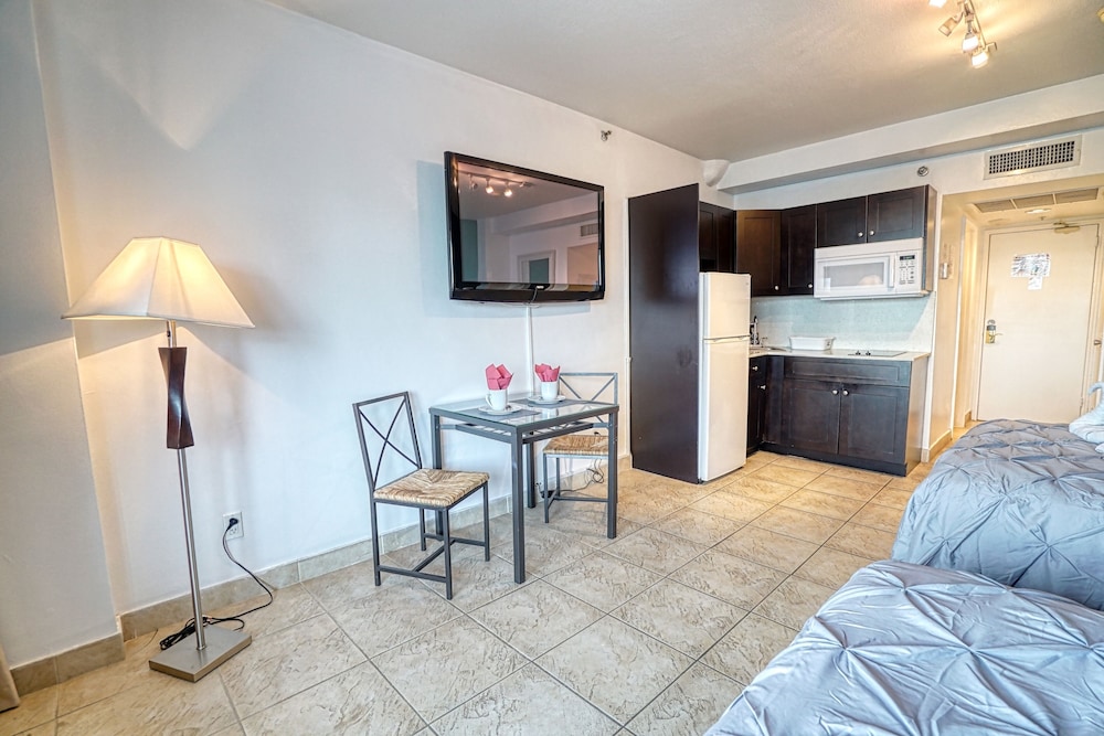 Private Apartments at the Casablanca