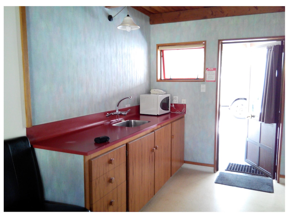 Larchwood Motel