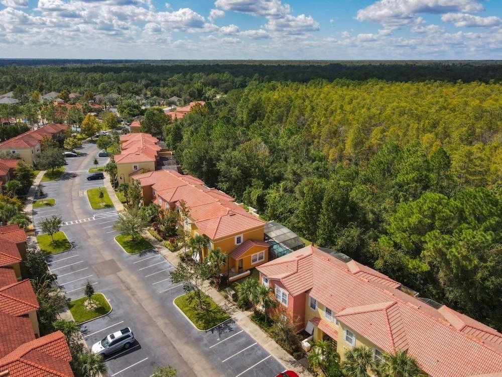 Terra Verde Resort: Townhome W/ Hottub Near Disney 3 Bedroom Townhouse