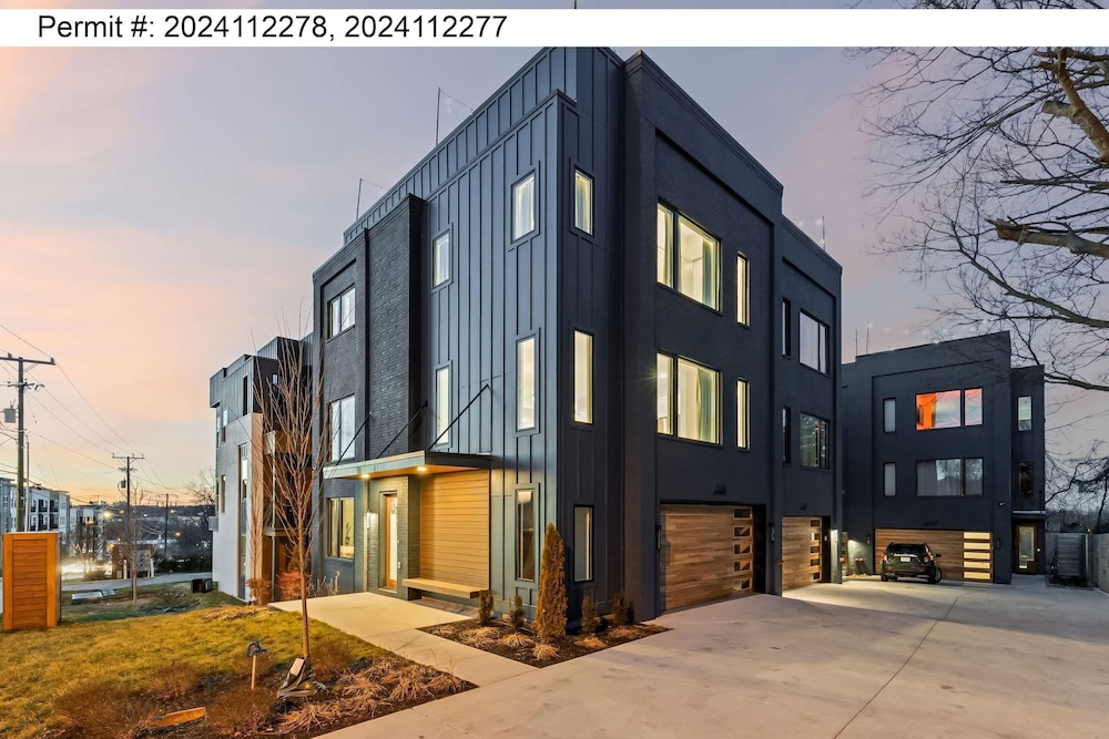 Two Homes Hot Tub Rooftop Deck in Nashville