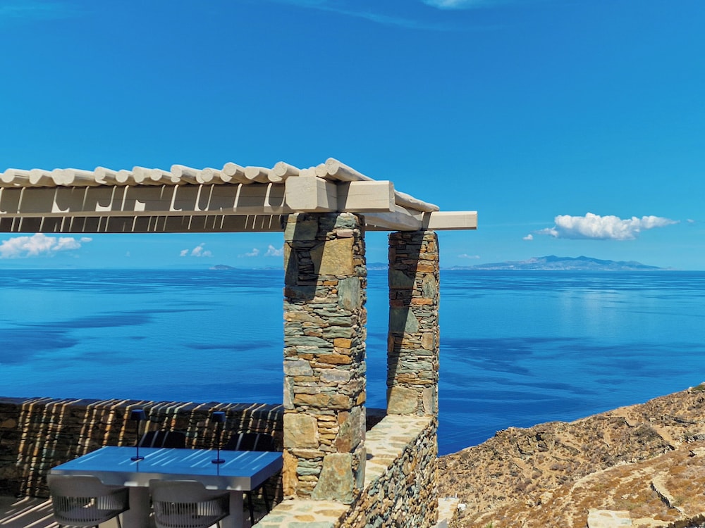 AGADA Folegandros