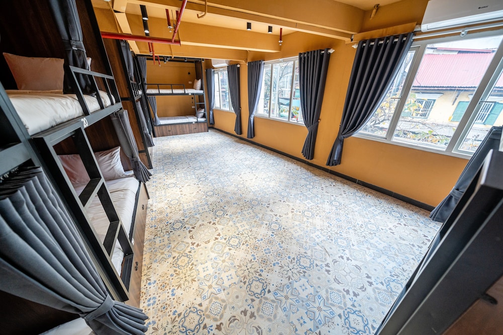 Mad Monkey Hanoi - Hostel