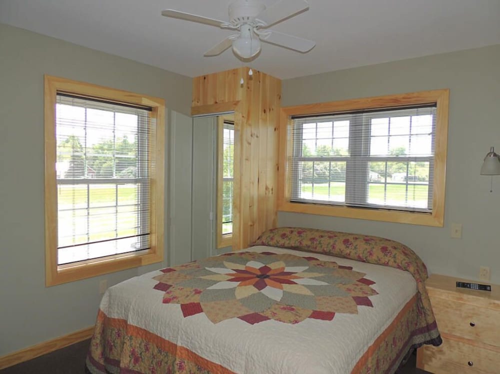 Angel Rock Waterfront Cottages and Vacation Homes