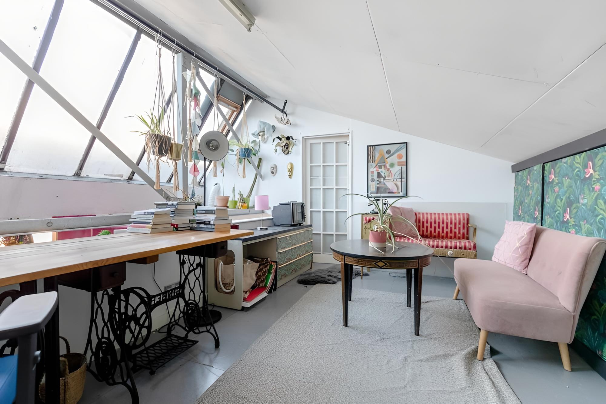 Trendy & Artistic Loft Hideaway, Hackney Wick!