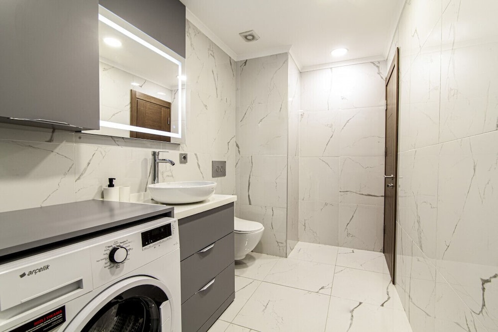 Fully Furnished Flat With Balcony in Sisli