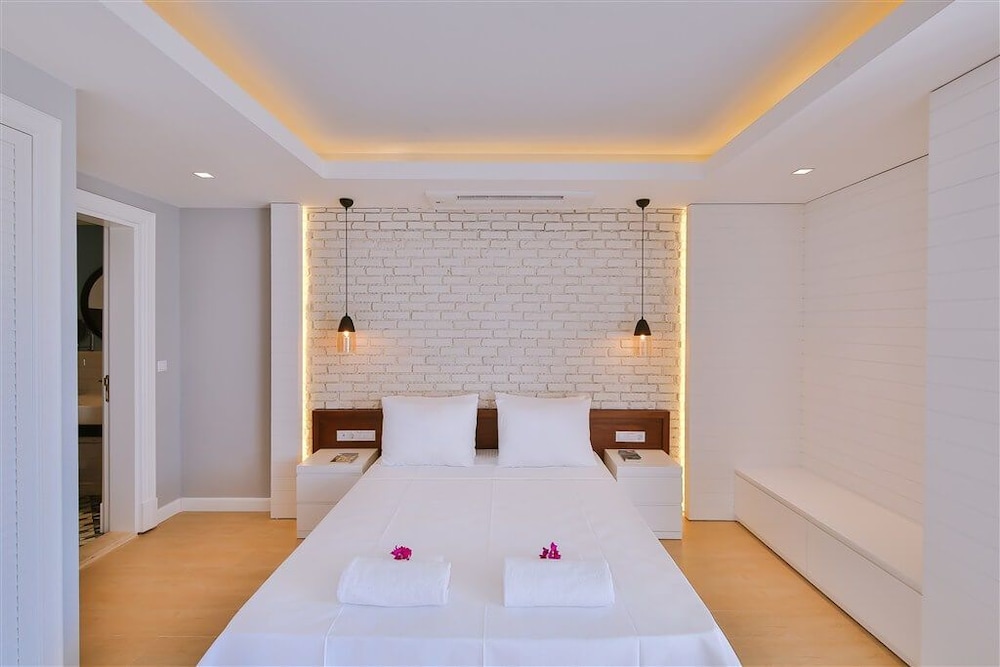 Lale Hotel - Image 18