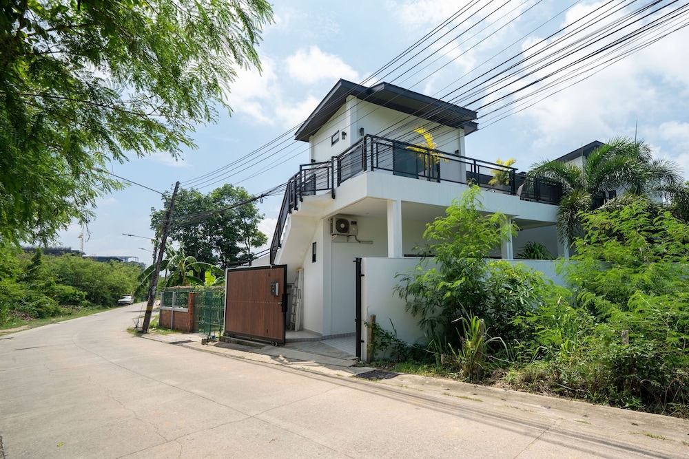 Bali Style 4BR Pool Villa Serenity Rawai