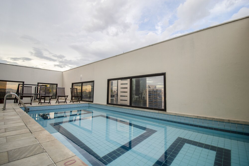 Estúdio Aconchegante, Metrô, Piscina, Sauna, AC