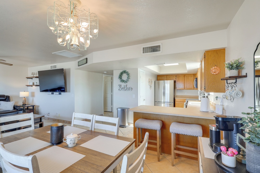 Pool Access & Mtn Views: Lake Havasu City Condo!